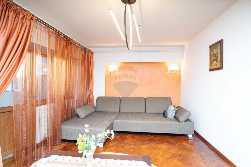 Apartament cu 3 camere de închiriat în zona Podu Ros