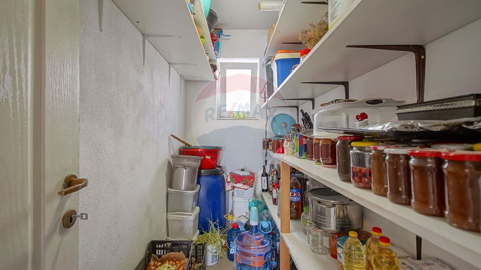 Comision zero, casa individuala + cabana A frame in Bod, la intrare