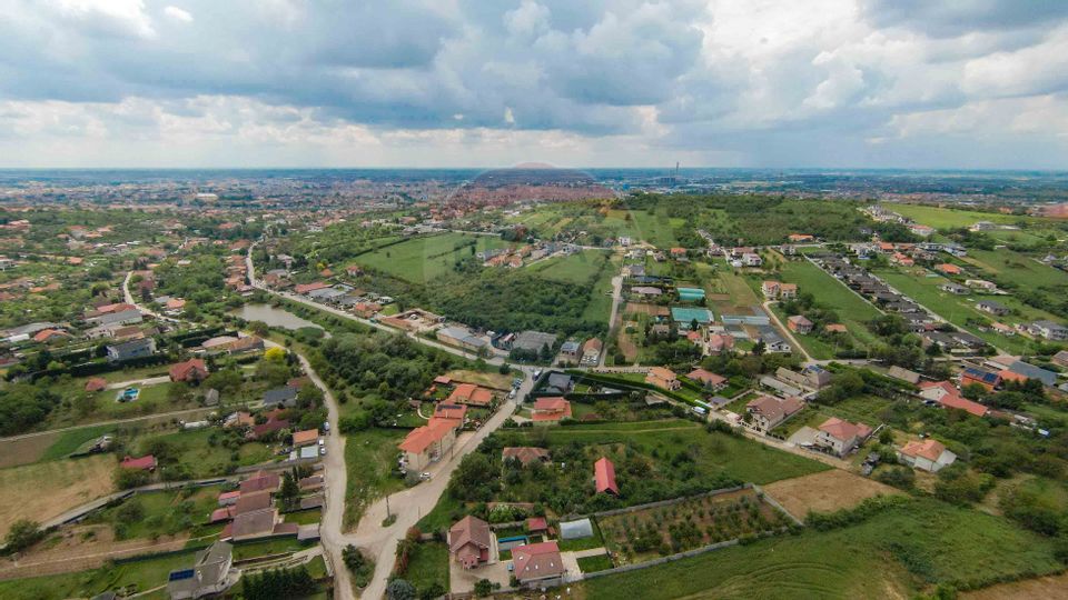 De Vânzare Teren Intravilan 1210 mp, dublu front, Strada Izvorului