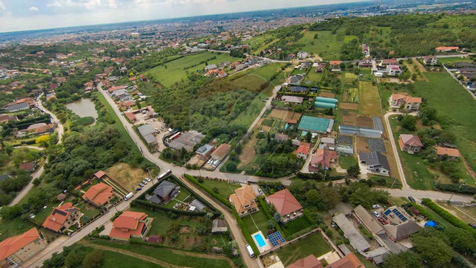 De Vânzare Teren Intravilan 1210 mp, dublu front, Strada Izvorului