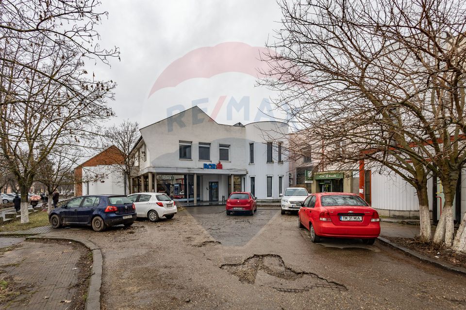 1,048sq.m Commercial Space for rent