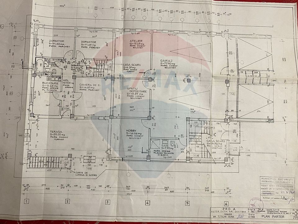 Casă / Vilă, și service cu spații de birouri, de vânzare în sector 4
