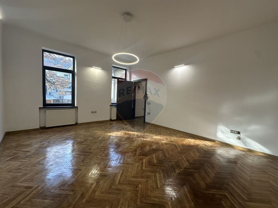 2 cam, central, tavan inalt, ideal birou, comisio 0