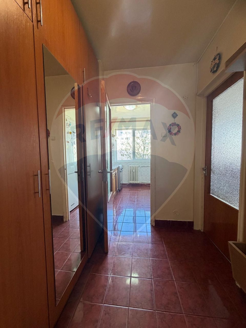 Apartament de închiriat-2 camere zona Titan