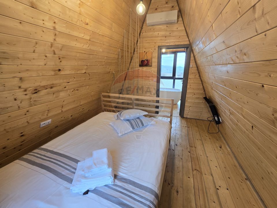 Proprietate Specială în Gura Râului, Sibiu – Două Cabane A-Frame