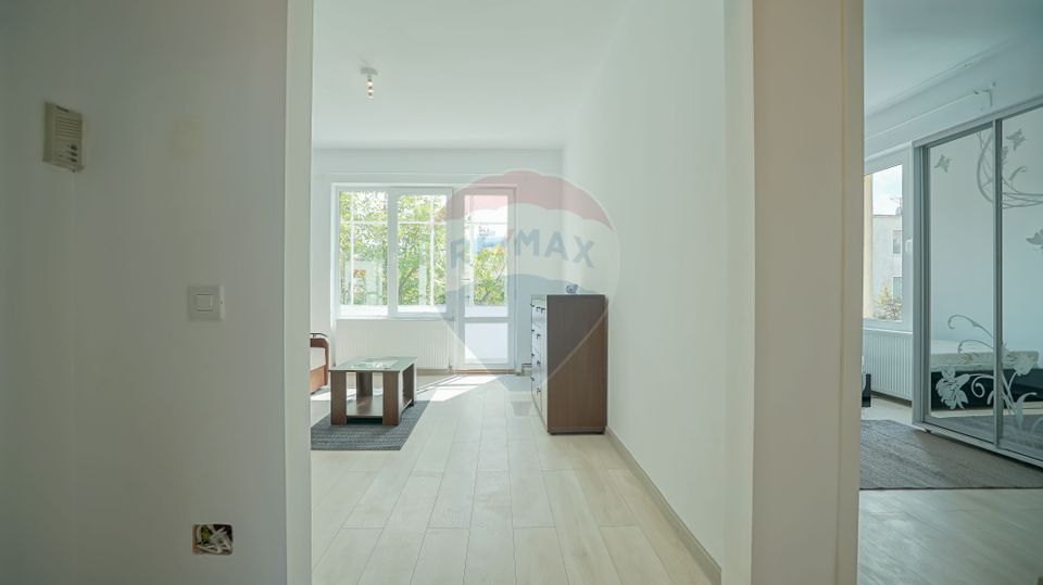 2 room Apartment for rent, Tractorul area