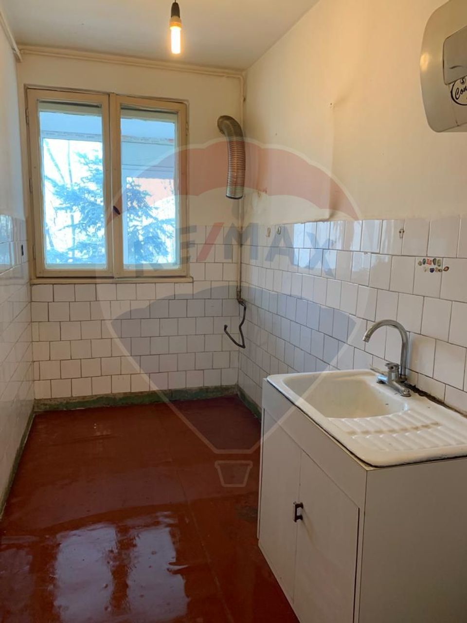 OPPORTUNITY! 2 rooms,51.2sqm, newly thermo-insulated block, North