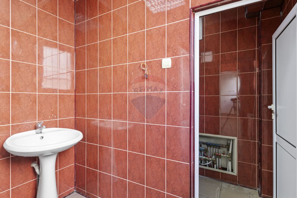 Cladire unica cu destinatii multiple de vanzare Ultracentral Arad