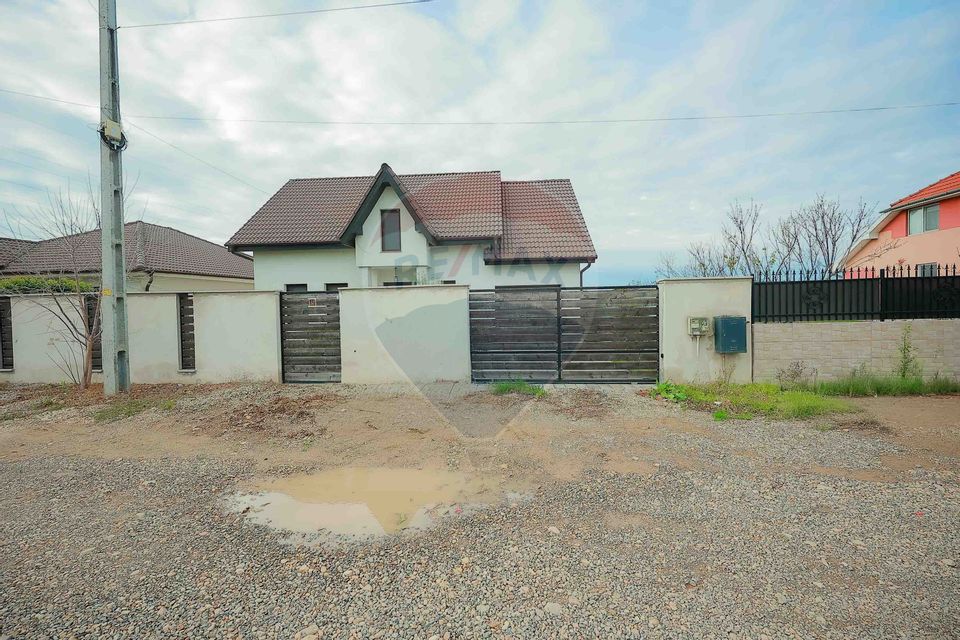 4 room House / Villa for sale, Episcopia Bihorului area