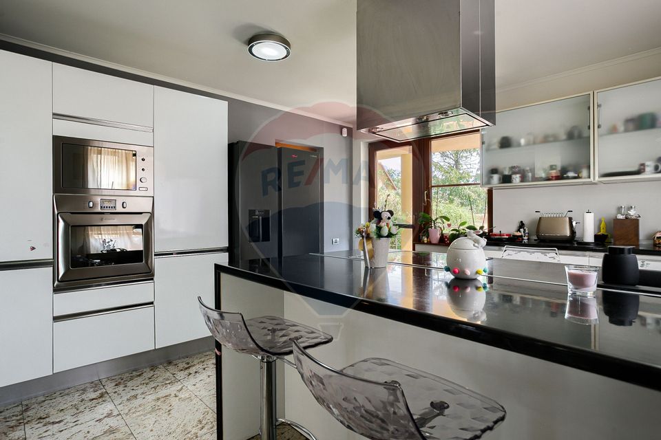 Casă modernă și spațioasă cu piscină,saună și sală de fitness – Pecica