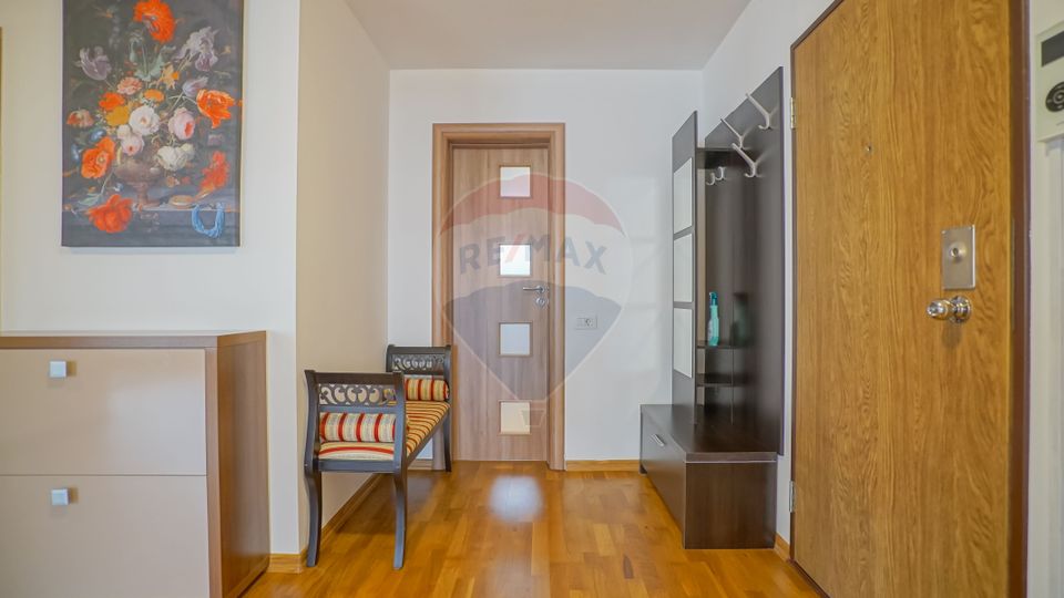 REZERVAT ! Apartament lux 3 camere