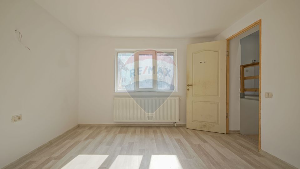 Versatile property in Brasov – Ideal for home or business!