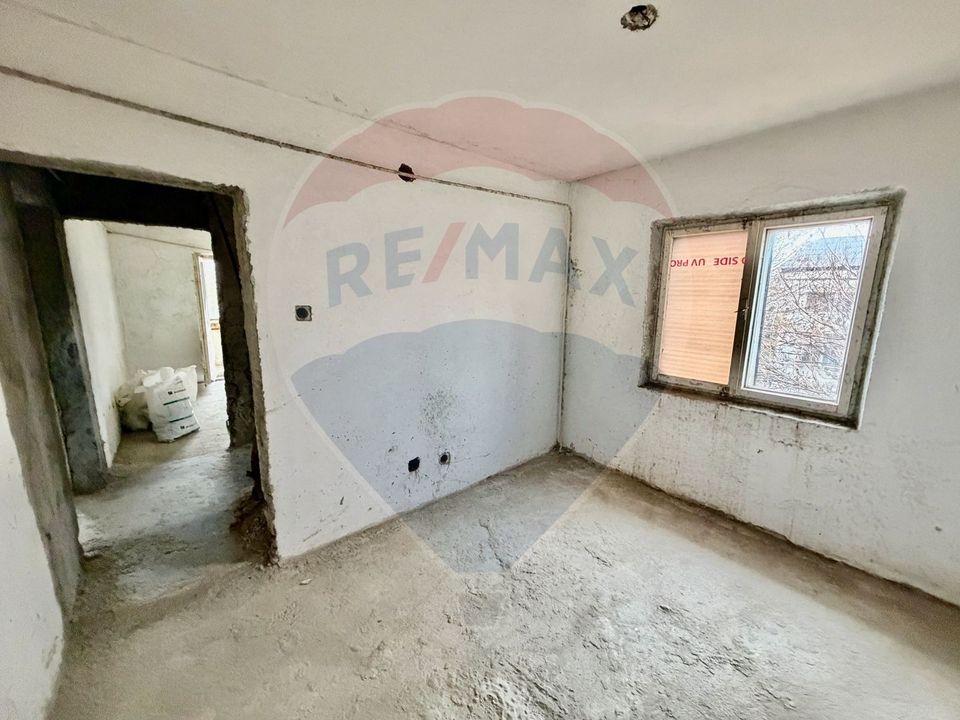 4 room Apartment for sale, Central area