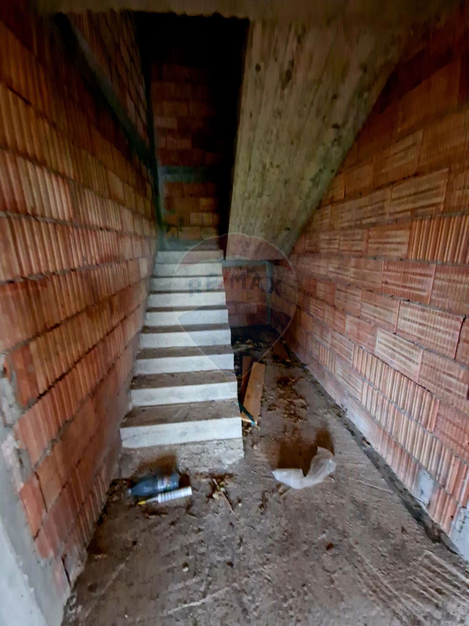 Casă Nouă cu Teren Generos – Borlești, Neamț