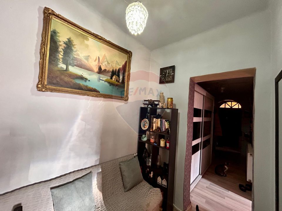 4 room House / Villa for sale, Rovine area