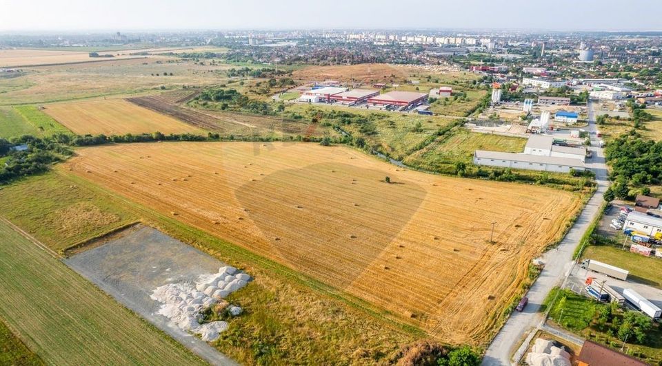 Teren 20.000 mp Arad. Ideal pentru mica industrie, servicii, transport