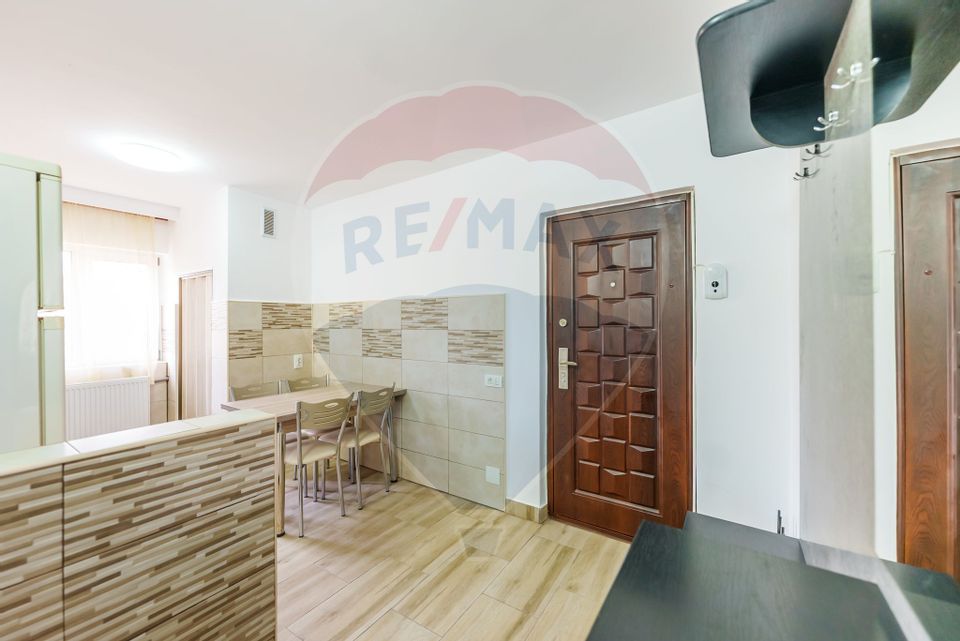 Apartament la prima inchiriere  modern 3 camere zona Intim