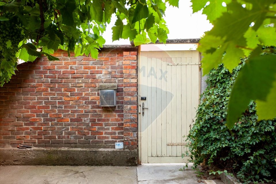 4 room House / Villa for sale, Periferie area