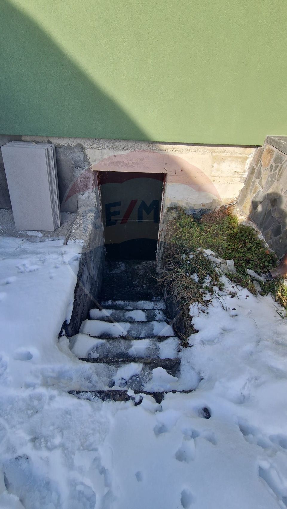 Casă la cheie, proprietate deosebită în Buzești, P+E și teren 3657 mp