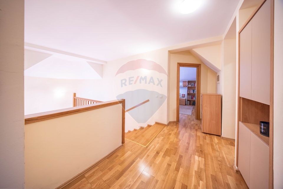 Vilă Moieciu, 375 mp util + teren 2.992 mp, View - Comision 0