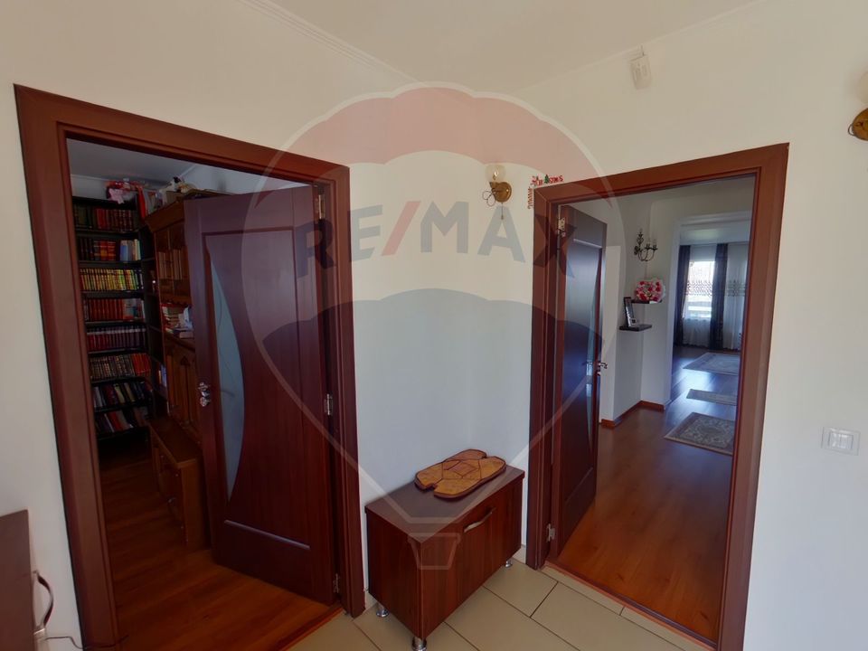 5 room House / Villa for sale