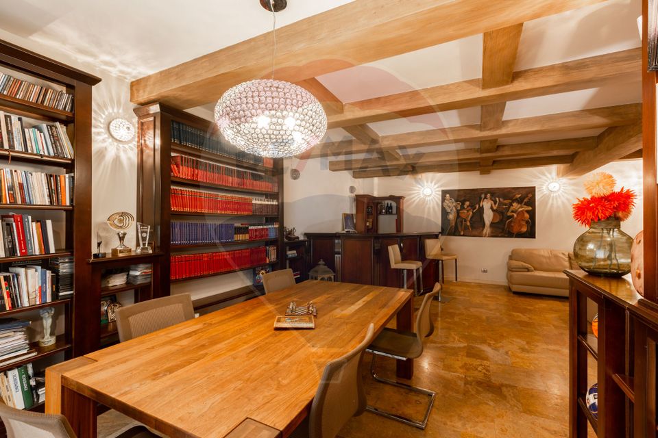 Casă spectaculoasă în Mediaș – reședința antrenorului Cristi Pustai