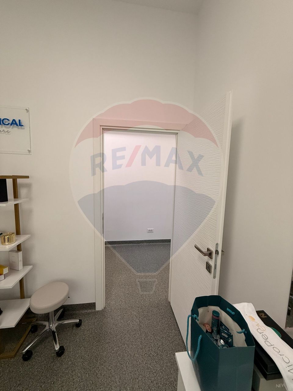 100sq.m Commercial Space for rent, P-ta Victoriei area