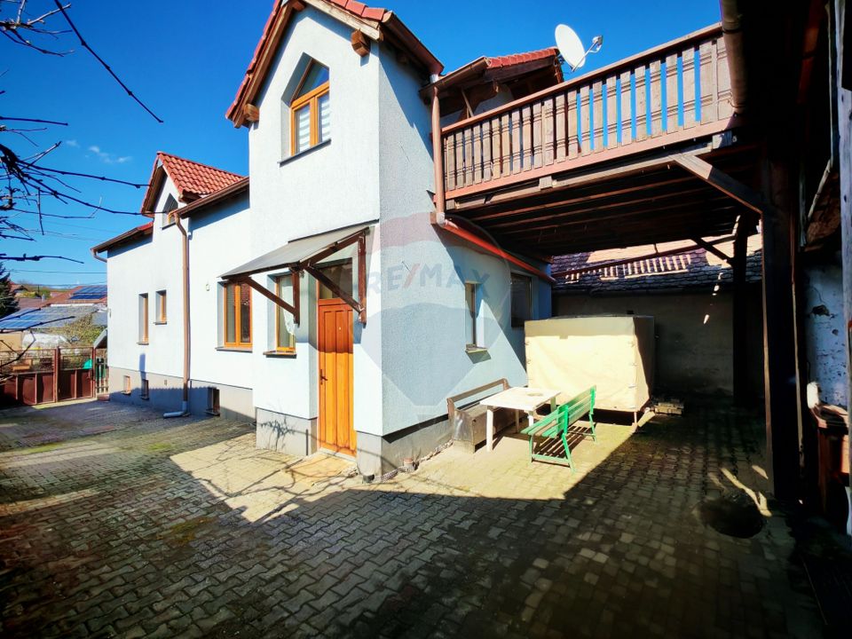 Casă spațioasă cu panoramă superbă+garsonieră separată, venit pasiv.