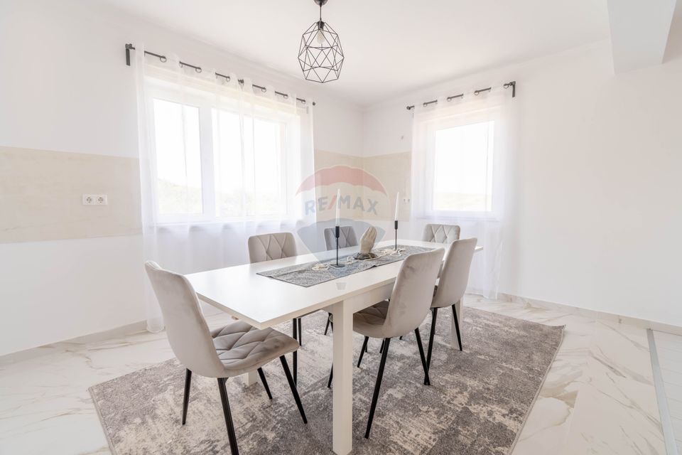 5 room House / Villa for sale