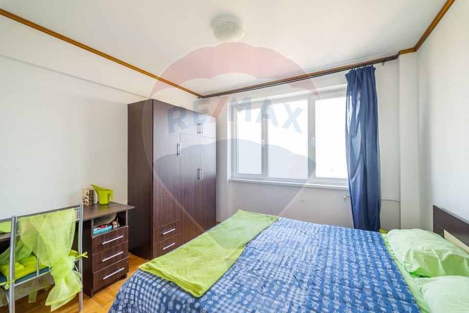 Apartament cu 3 camere de închiriat în zona centrala