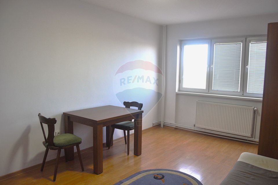 Apartament cu 2 camere de închiriat, zonă ultracentrală.