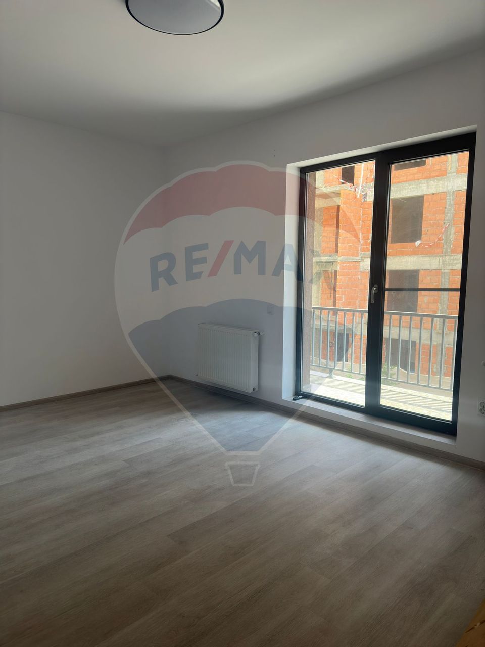 Apartament nou 3 camere de închiriat Nemobilat/Mobilat