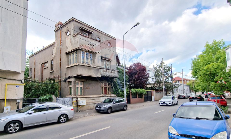 Garsoniera 30.9mp si 160mp teren de vanzare Str. Popa Nan - Bucuresti