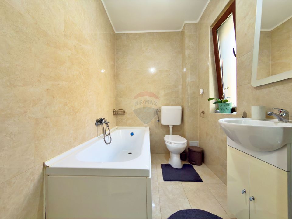 Apartament modern de vânzare, etaj 1, balcon închis, parcare privată