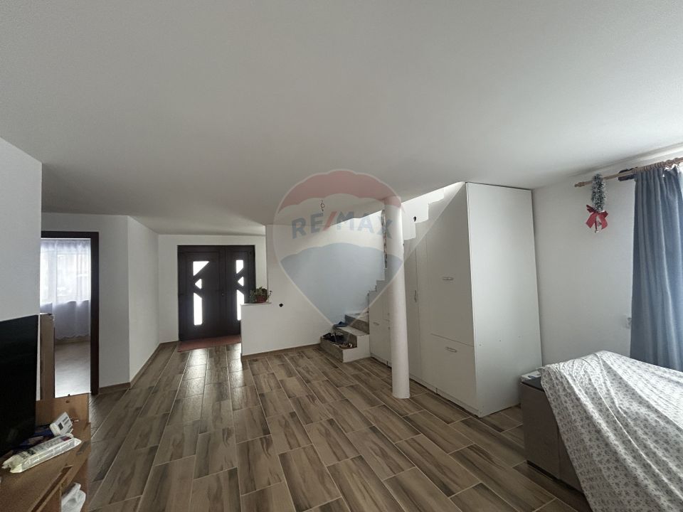 Casă nouă de vânzare 220 mp 13 ari teren SATULUNG 15KM de BAIA MARE