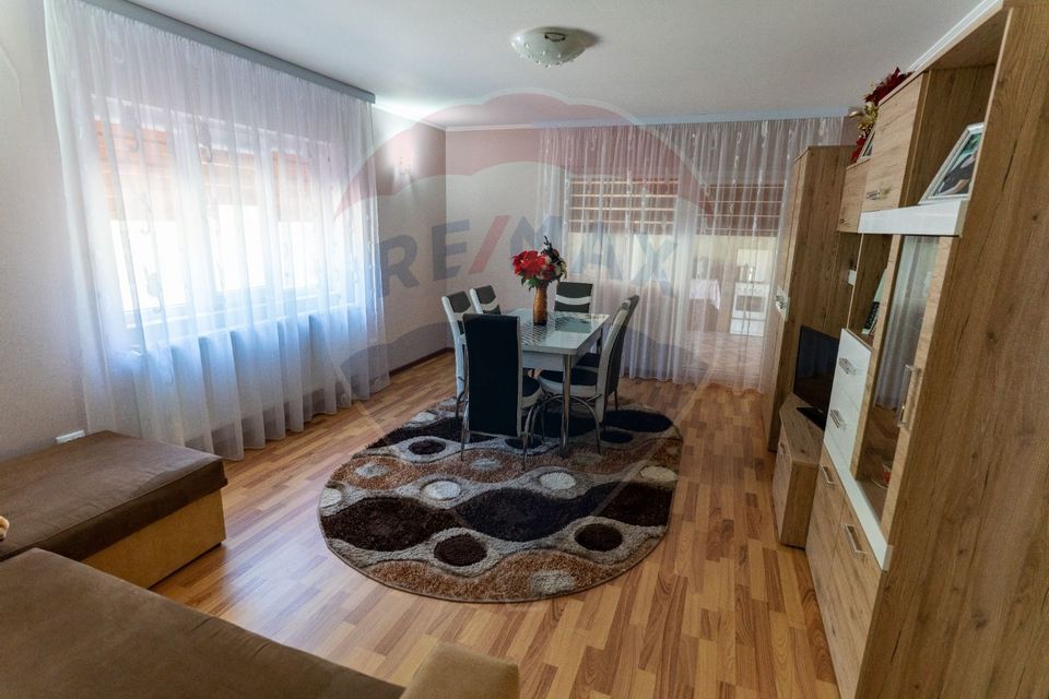 6 room House / Villa for sale