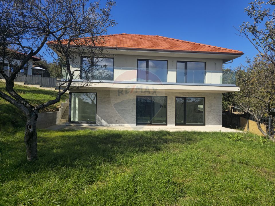 Casa individuala, 5 camere, 60mp terase, teren 750mp,comision 0