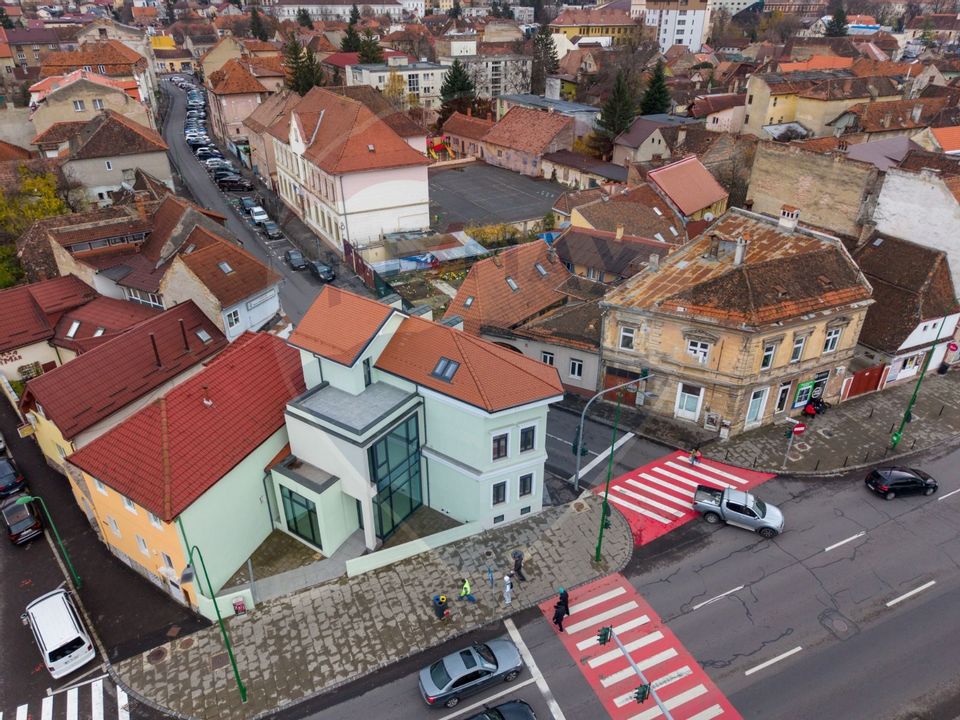 Constructie comerciala P+2 funcțiuni mixte  - str. Iuliu Maniu