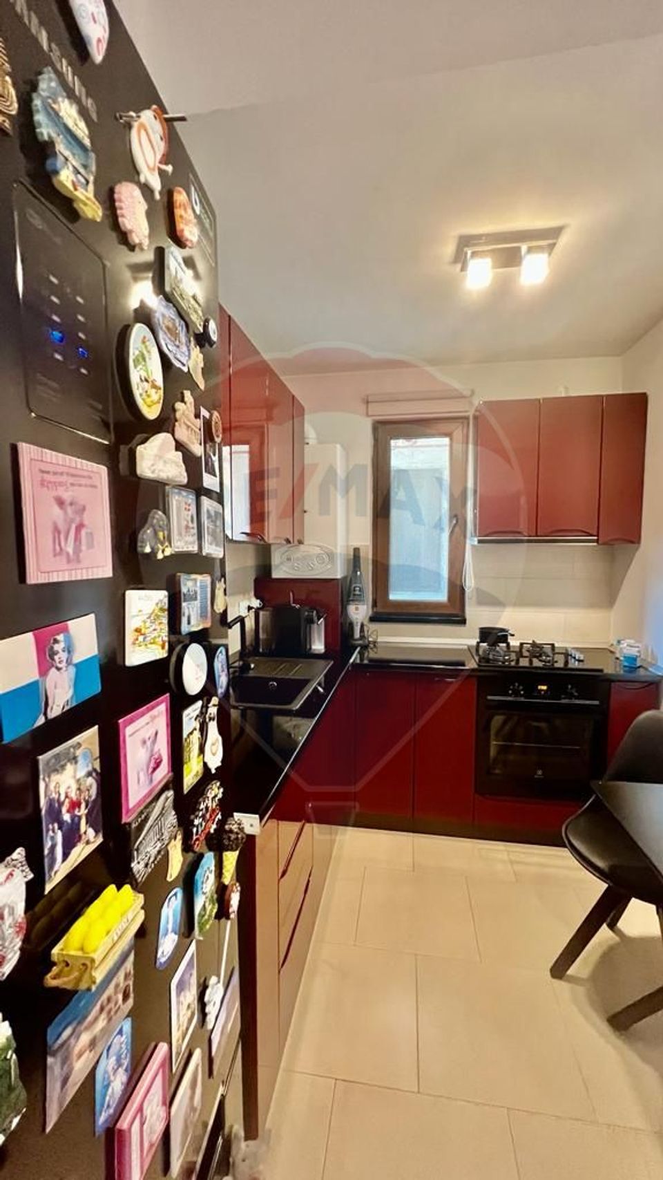 Apartament cu 3 camere si balcon - zona Bd. Laminorului