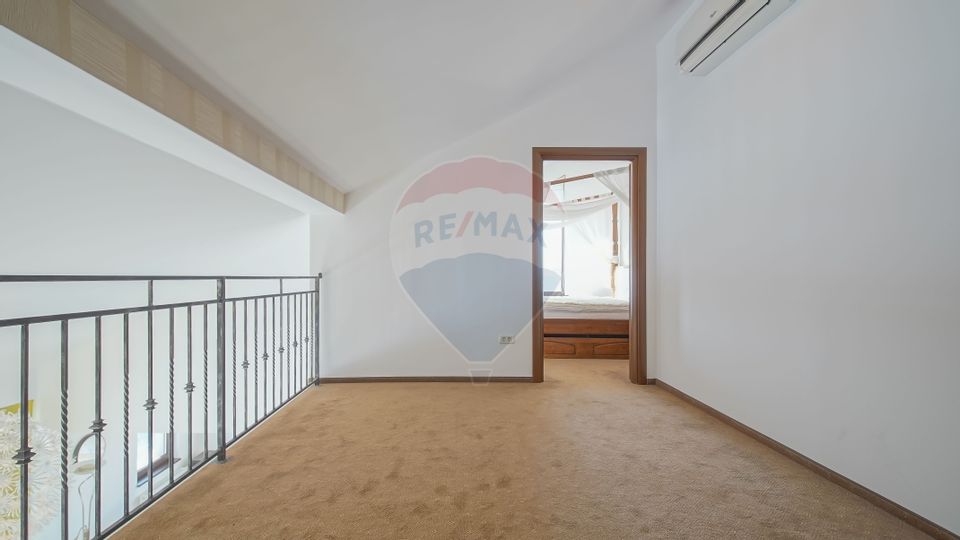 De vanzare penthouse in Tractoru, 3 camere, mobilat si utilat