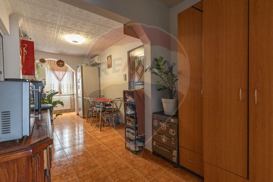 Apartament decomandat, 3 camere,  Lipovei