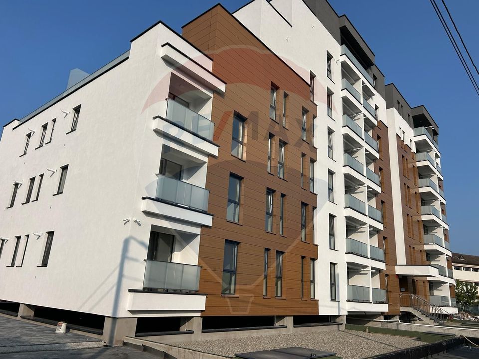 Apartament cu 3 camere de vânzare în bloc nou, zona Centrala