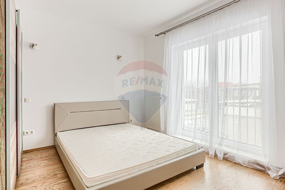 Apartament 3 camere + loc de parcare zona Subcetate