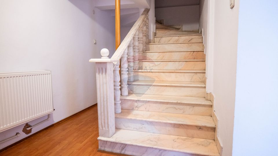 330sq.m Commercial Space for sale, Central area