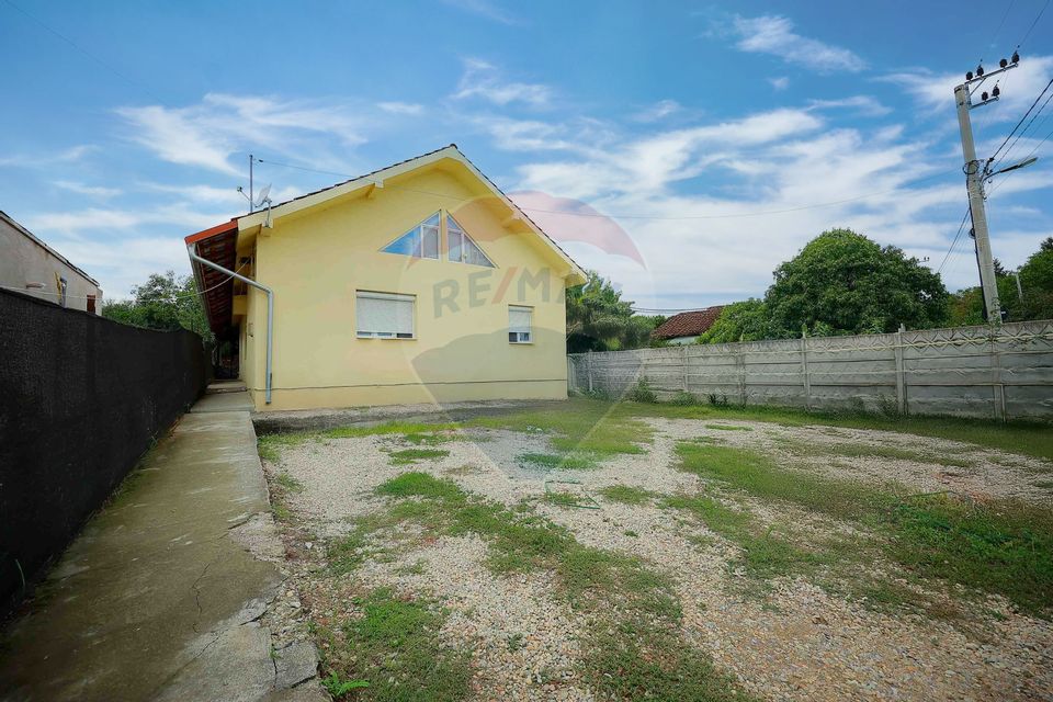 Casă de vânzare cu teren 517 mp, strada Izvorului, Oradea