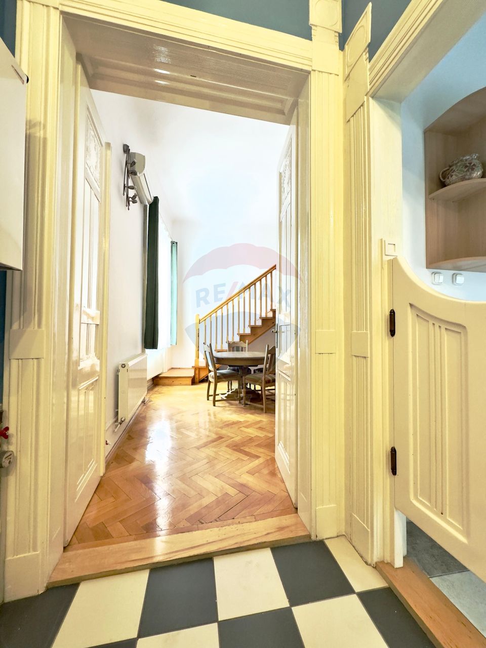 Apartament cu 2 camere de vânzare în zona Ultracentral