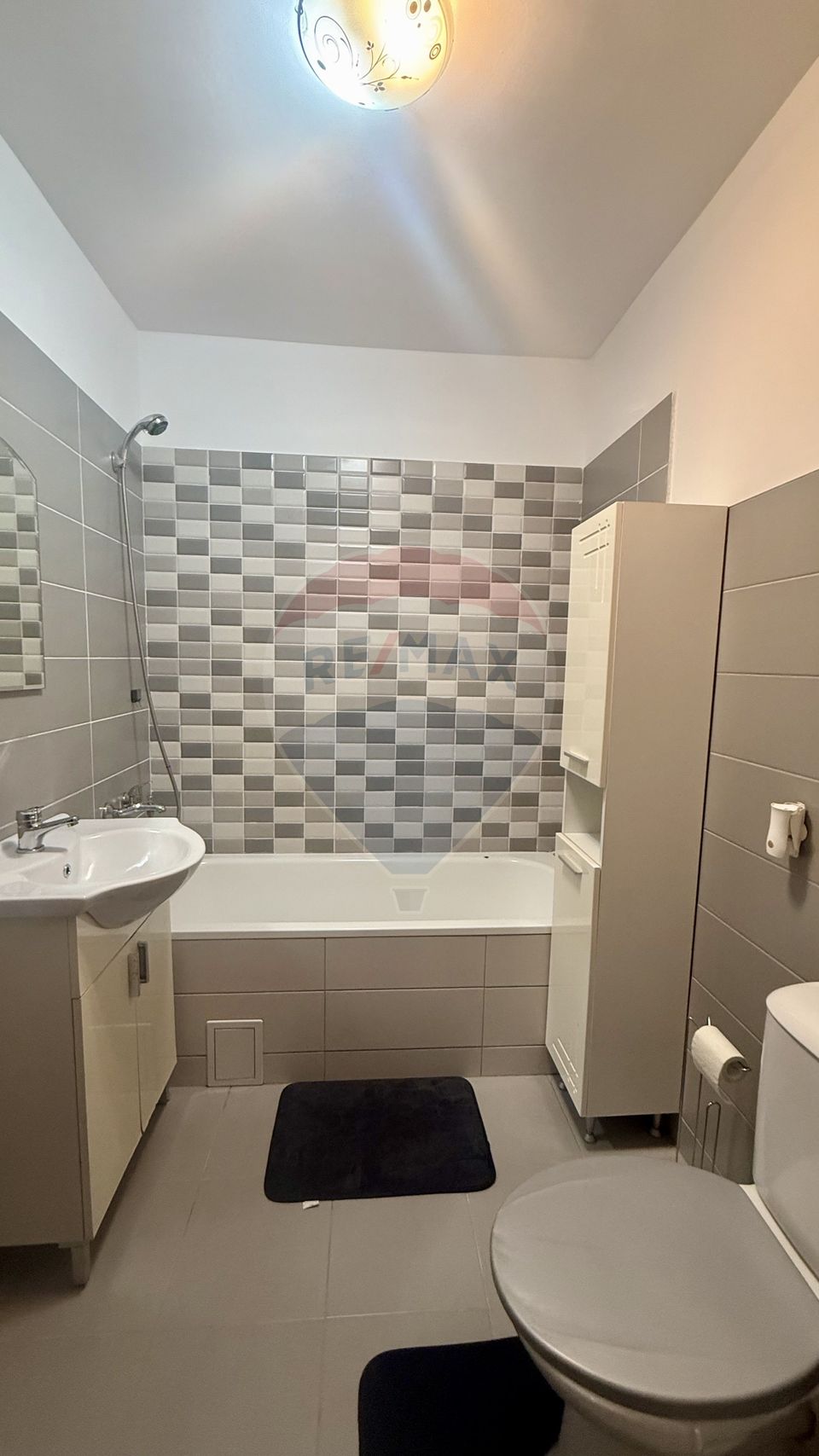 Apartament modern cu parcare subterană, bloc nou