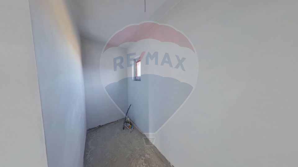 Casă / Vilă cu 8 camere de vânzare