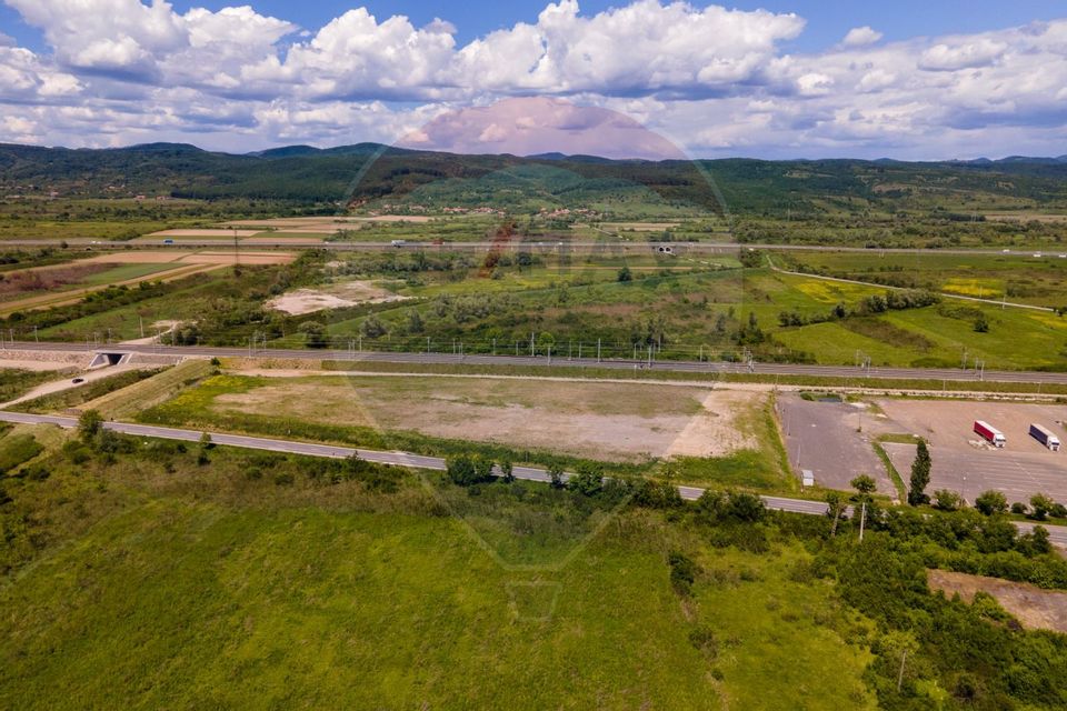 Land 21,536sqm Ilia / Strada principala