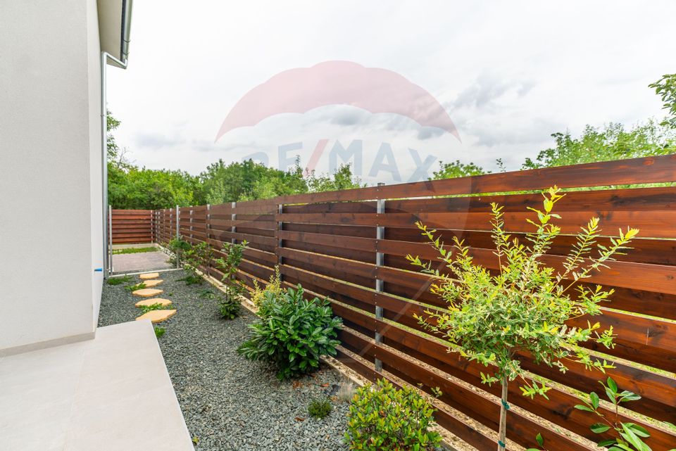 Apartament cu terasă și 2 parcări - Complex nou central